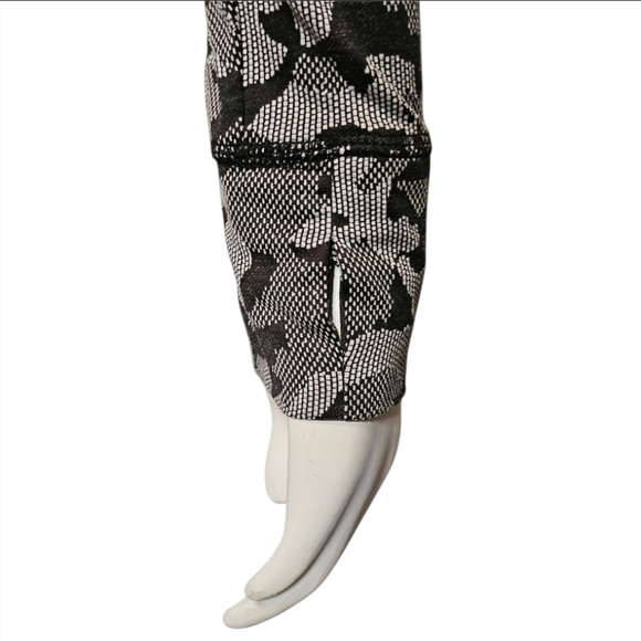 Spyder Top Form Fitting Athletic Camo Quarter Zip Crop Bottom Hem sz S - Picture 4 of 10